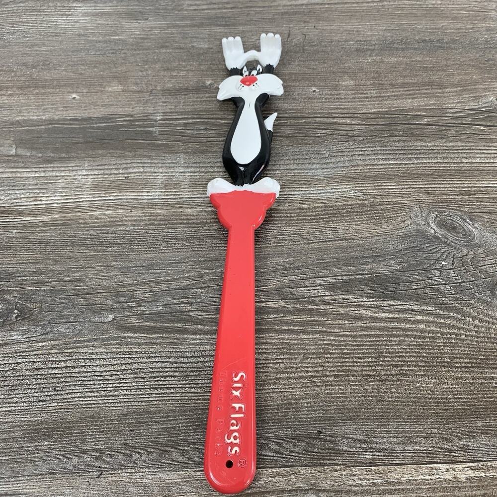 VTG -‎ 1993 Warner Bros Six Flags Looney Tunes Sylvester The Cat Back Scratcher